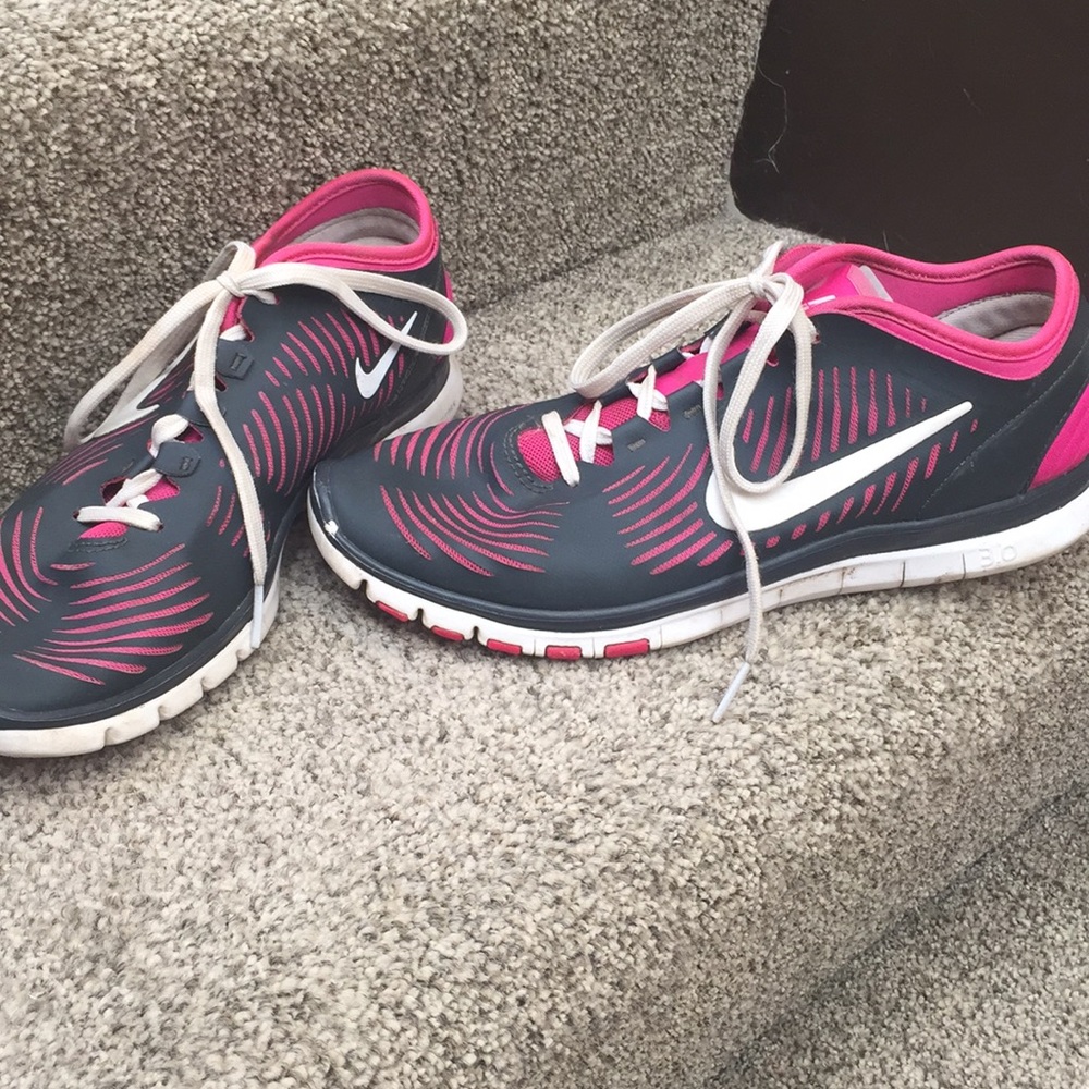 Nike Tennis Shoes